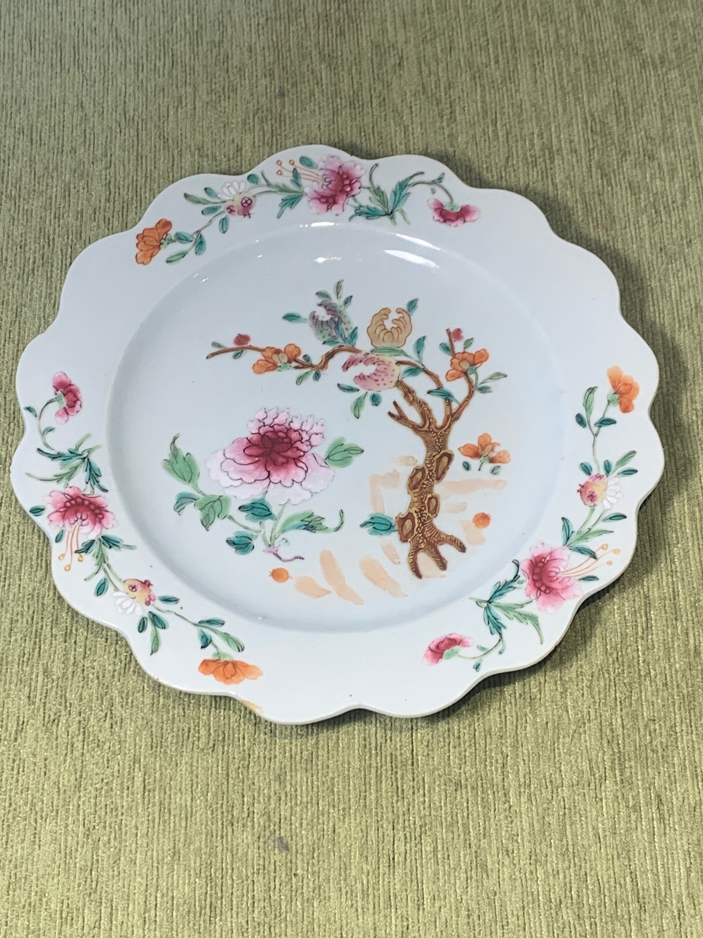 Antique Qing Dynasty Plate. Chinese 18th Century Qianlong Famille Rose Decorated Porcelain Plate, Qing Dynasty.