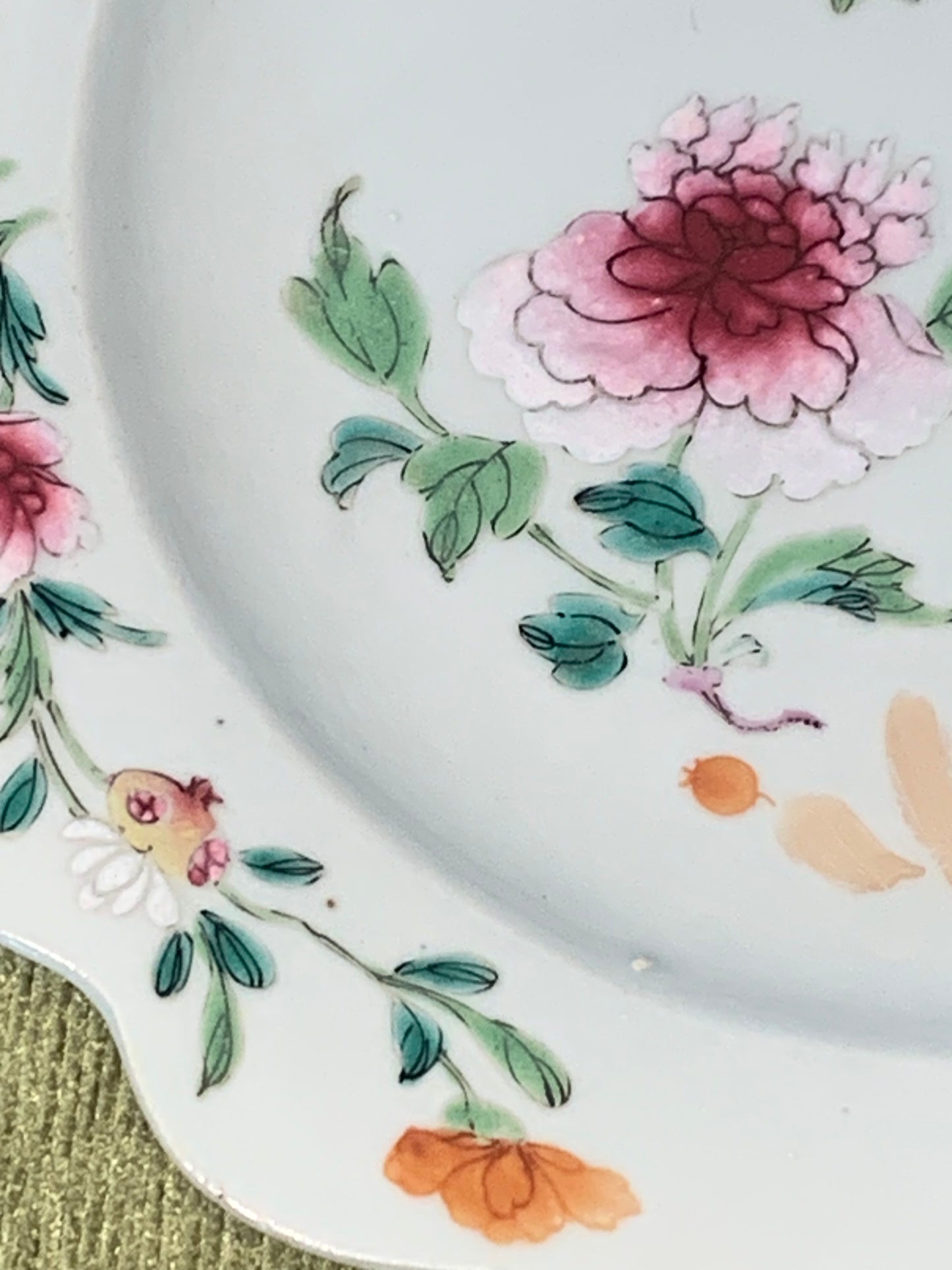 Antique Qing Dynasty Plate. Chinese 18th Century Qianlong Famille Rose Decorated Porcelain Plate, Qing Dynasty.