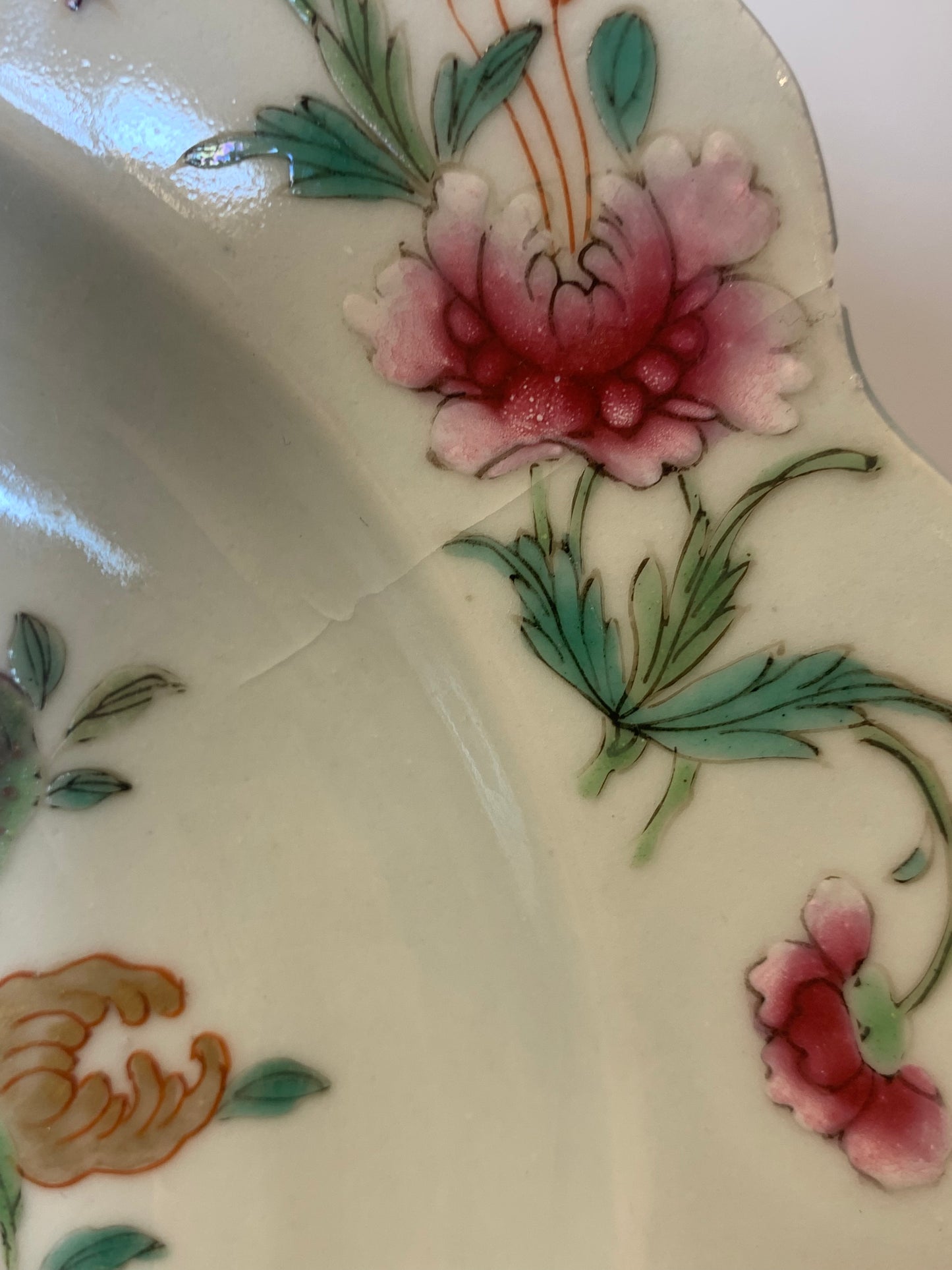Antique Qing Dynasty Plate. Chinese 18th Century Qianlong Famille Rose Decorated Porcelain Plate, Qing Dynasty.