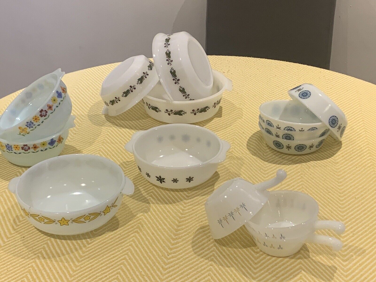 Vintage Milk Glass, 13 pieces, Pyrex, Phoenix & Fire King - dishes, bowls etc