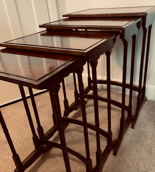 Antique 'Quartetto' (1890-1910), Nest of Four Mahogany 'Flame' Inlaid Tables