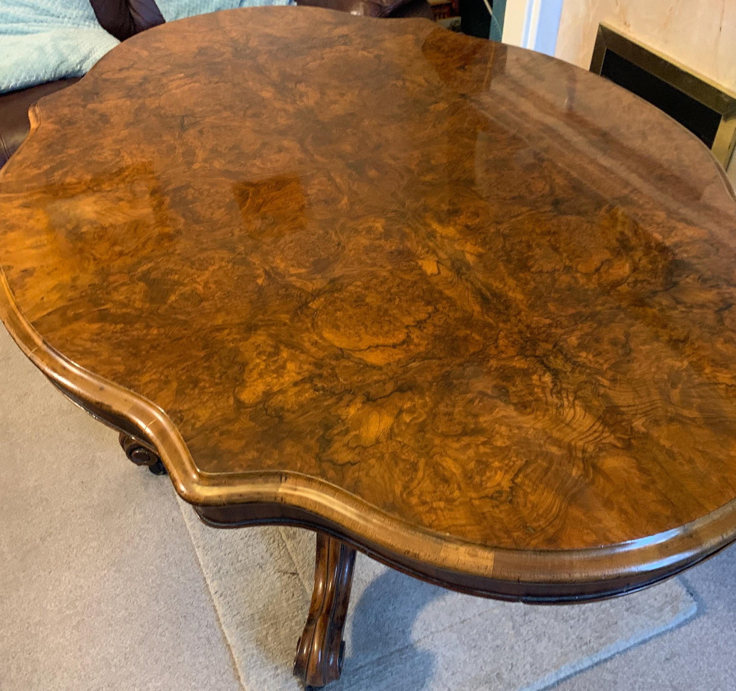 Antique Mid 1800s Victorian Burr Walnut Dining Table