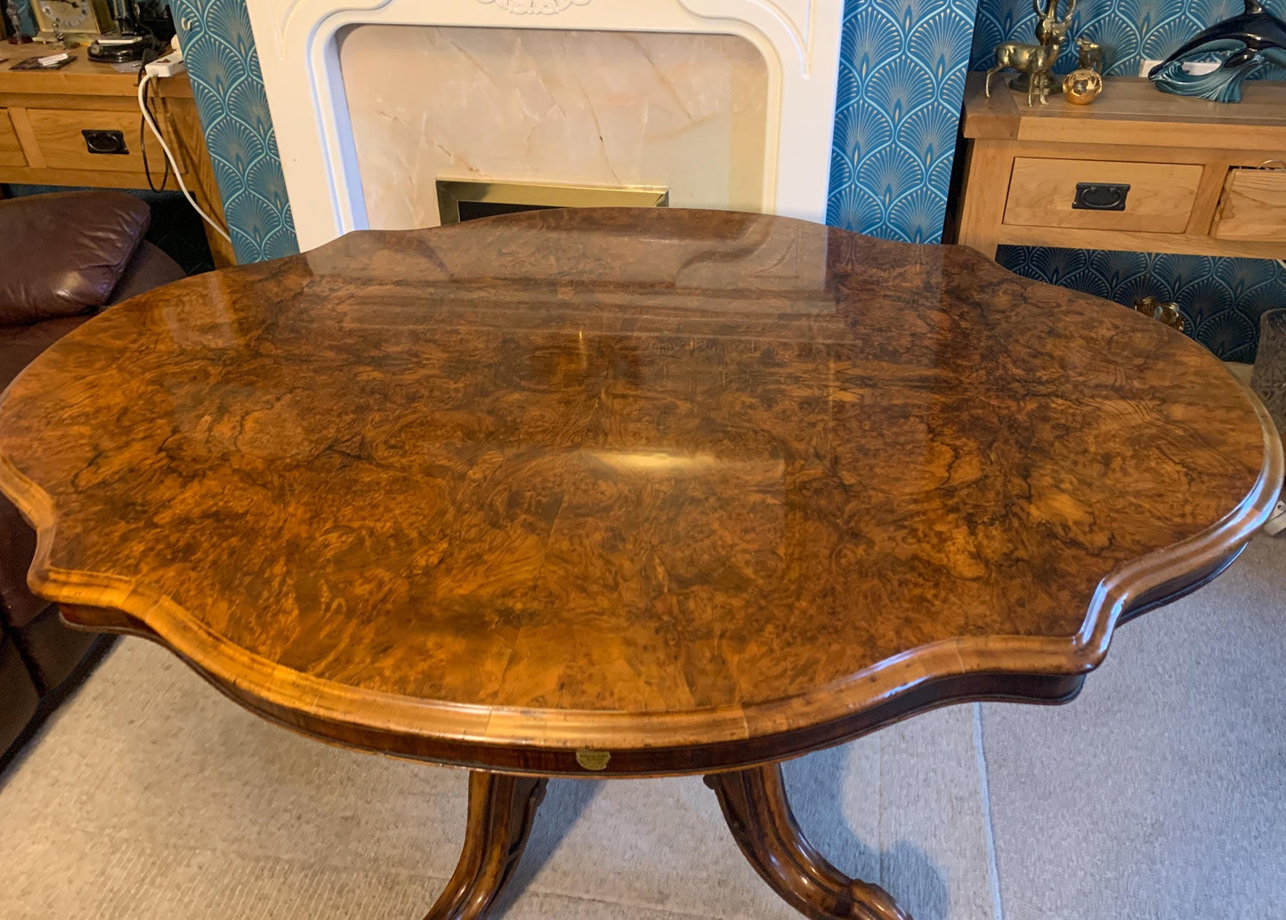 Antique Mid 1800s Victorian Burr Walnut Dining Table