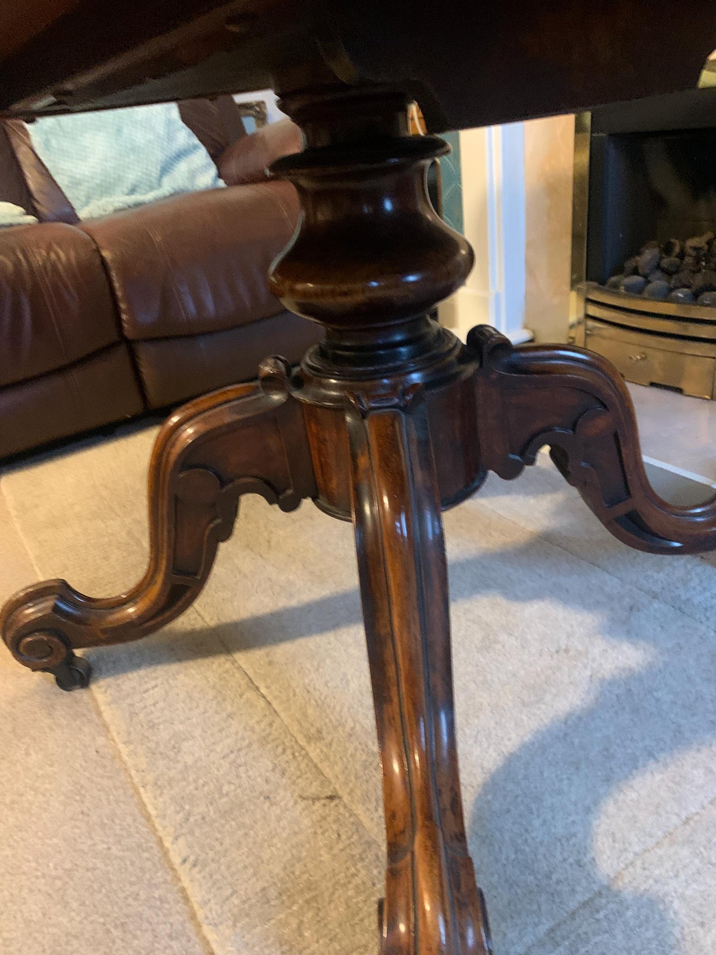 Antique Mid 1800s Victorian Burr Walnut Dining Table