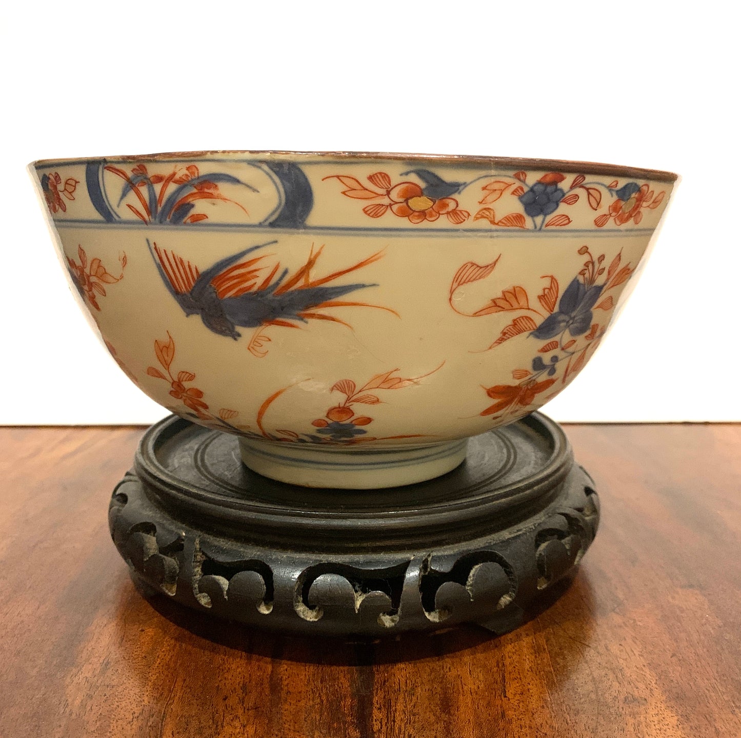 Antique Early Qing Dynasty Kangxi (1654-1722) Chinese Export Imari Bowl