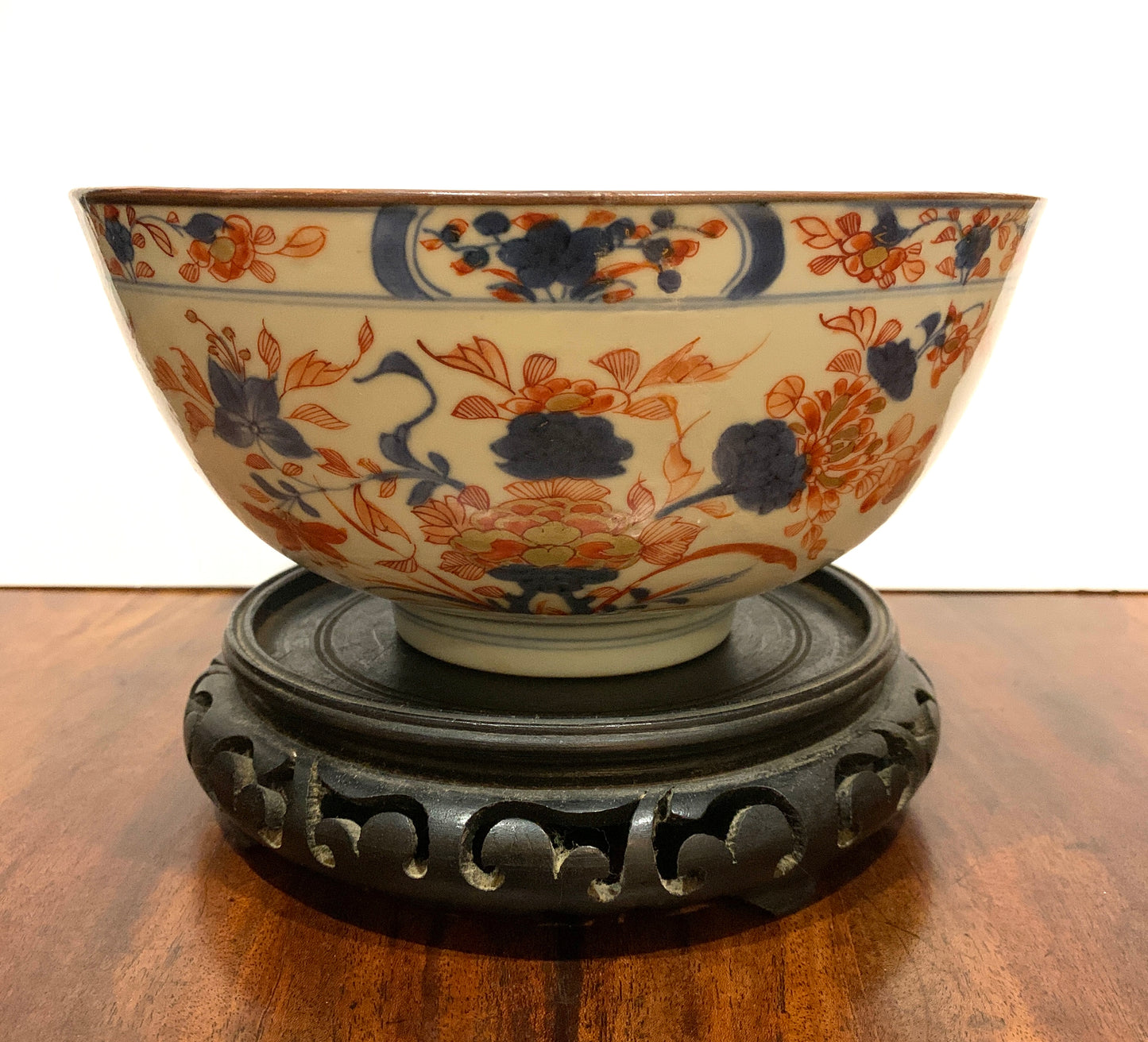 Antique Early Qing Dynasty Kangxi (1654-1722) Chinese Export Imari Bowl