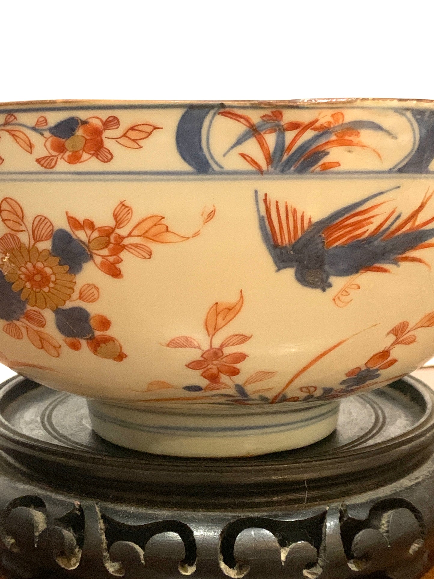 Antique Early Qing Dynasty Kangxi (1654-1722) Chinese Export Imari Bowl